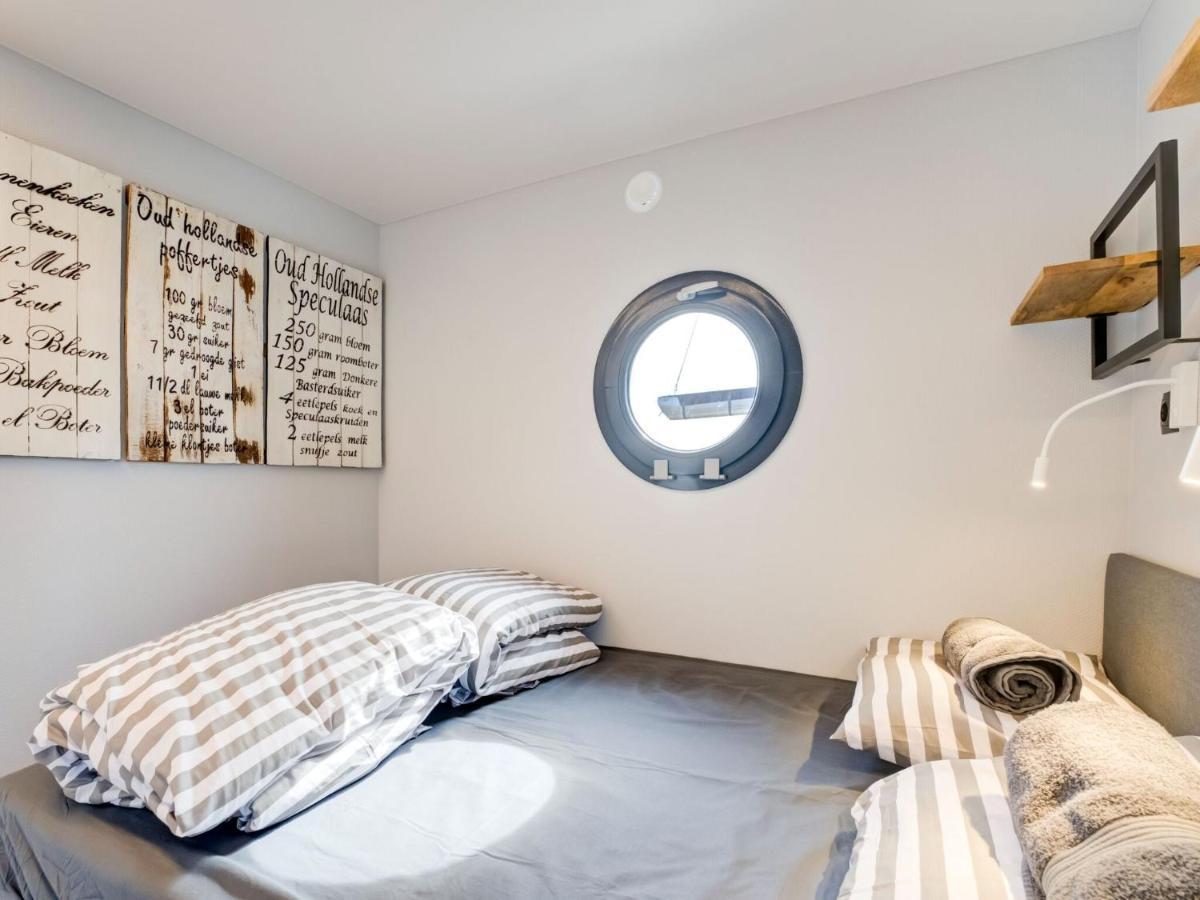 Beautiful Houseboat In Marina Of Volendam Hotel ภายนอก รูปภาพ